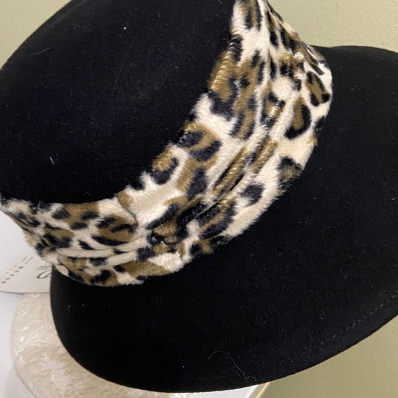 Really Cute NWT Dress Hat / Church Hat by Lisa Rene’ main image 5